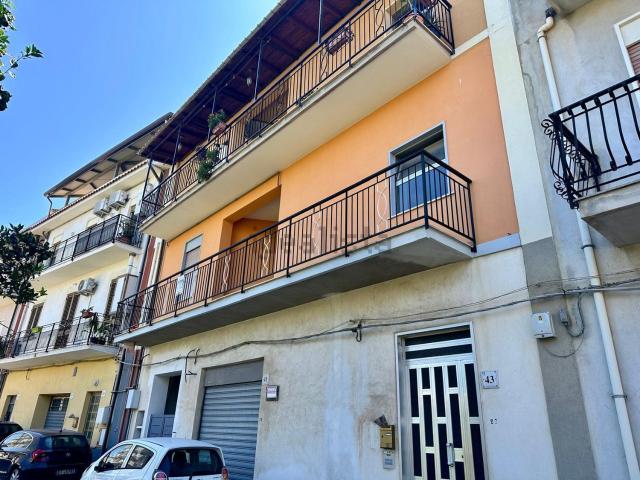 Appartamento in vendita di 170 m² in Via Pozzo Caliri, 43