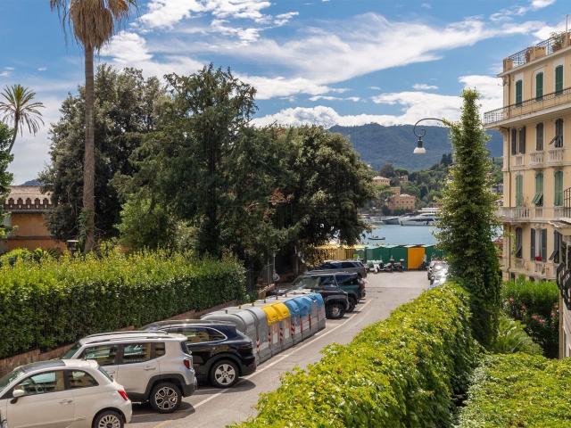 Appartamento in vendita di 170 m² in Via Paolo Zunino