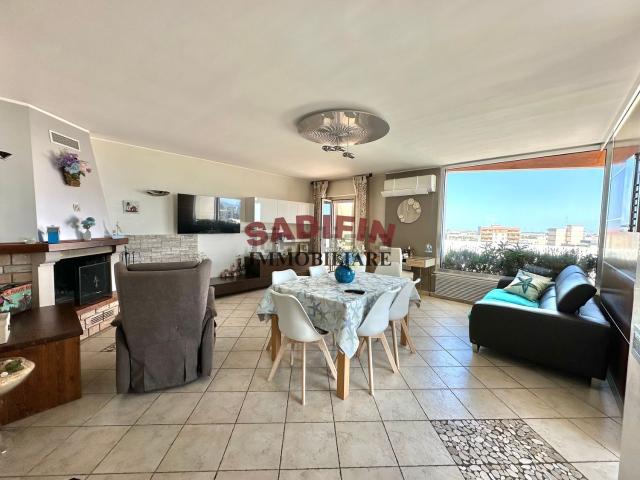 Appartamento in vendita di 170 m² in Via Paradiso, 18