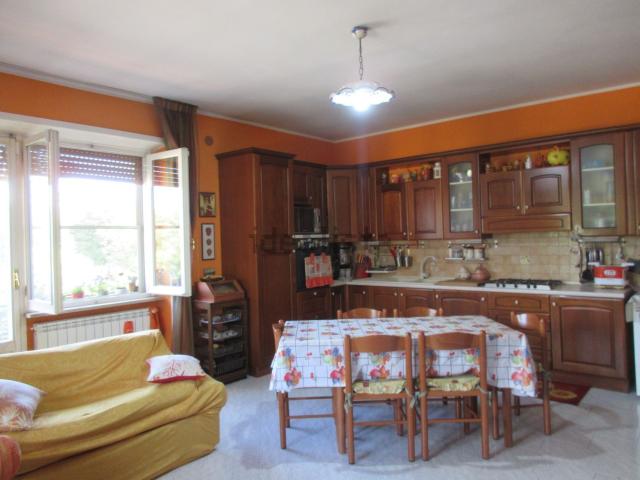 Appartamento in vendita di 170 m² in Via Quattrostrade, 60
