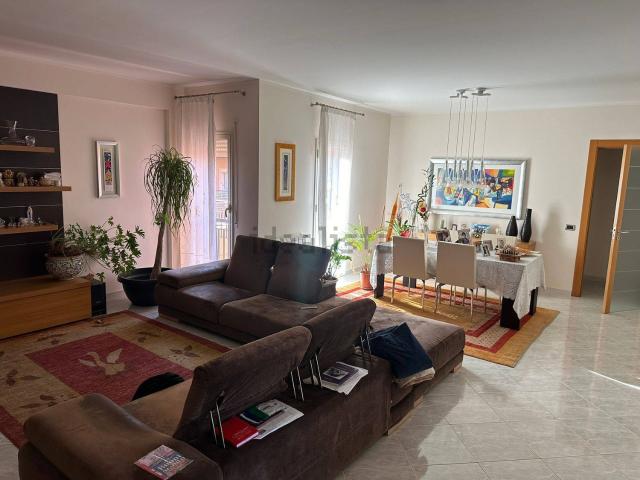 Appartamento in vendita di 170 m² in Via Rocco Chinnici