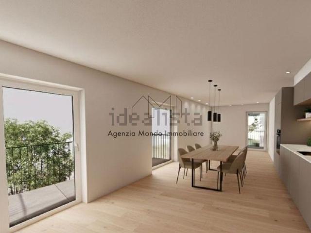 Appartamento in vendita di 170 m² in Via Roma