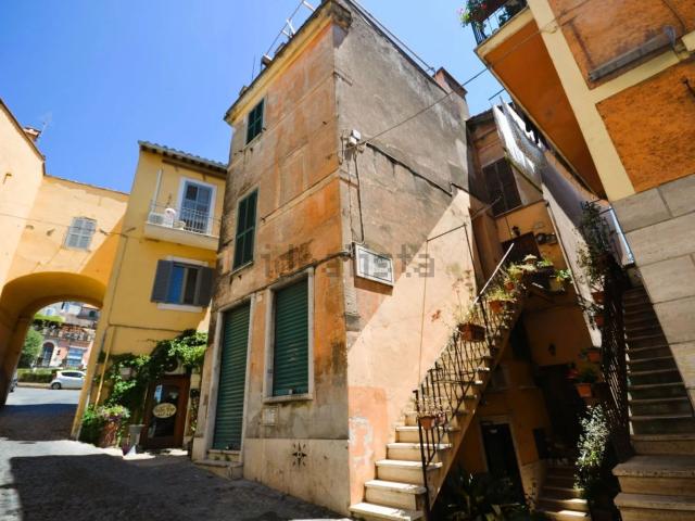 Appartamento in vendita di 170 m² in Via Roma