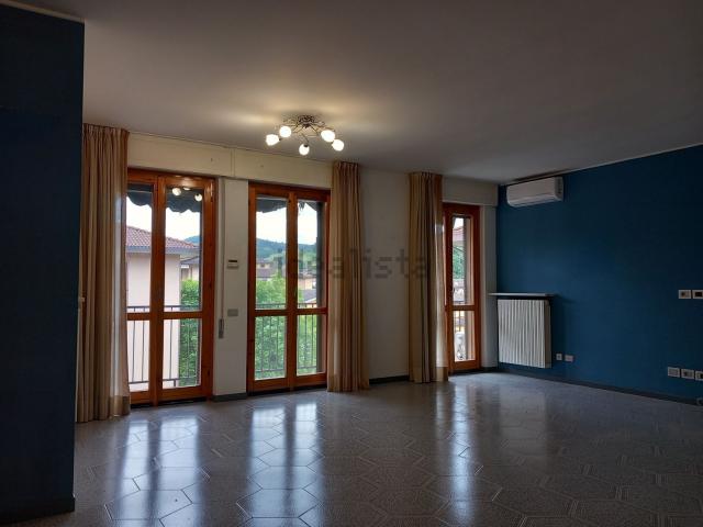 Appartamento in vendita di 170 m² in Via Repubblica