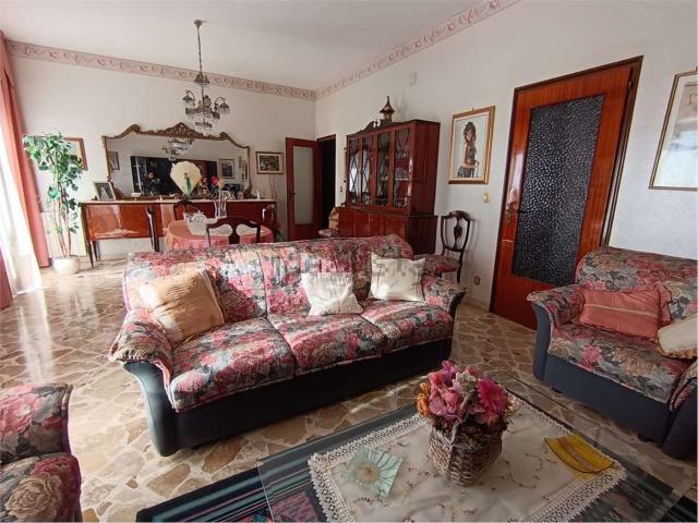 Appartamento in vendita di 170 m² in Via Tisia, 1