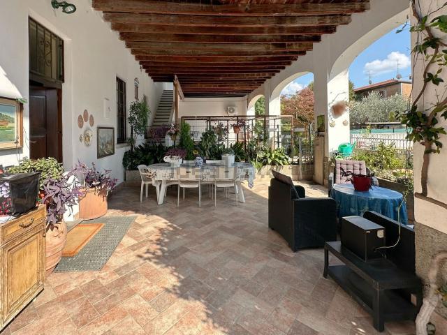 Appartamento in vendita di 170 m² in Via Trento, 1