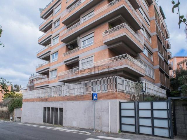 Appartamento in vendita di 170 m² in Via Trionfale, 6316