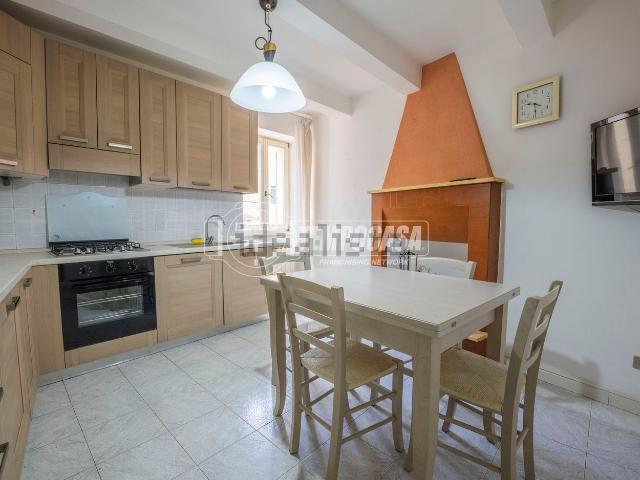 Appartamento in vendita di 170 m² in Via Umberto I, 9