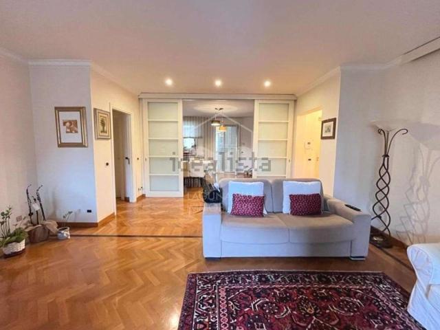 Appartamento in vendita di 170 m² in Via Vincenzo Pipitone