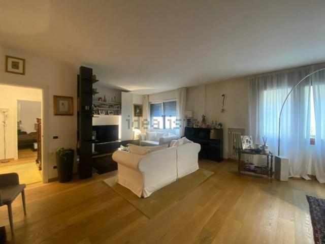 Appartamento in vendita di 170 m² in Via Zabarella