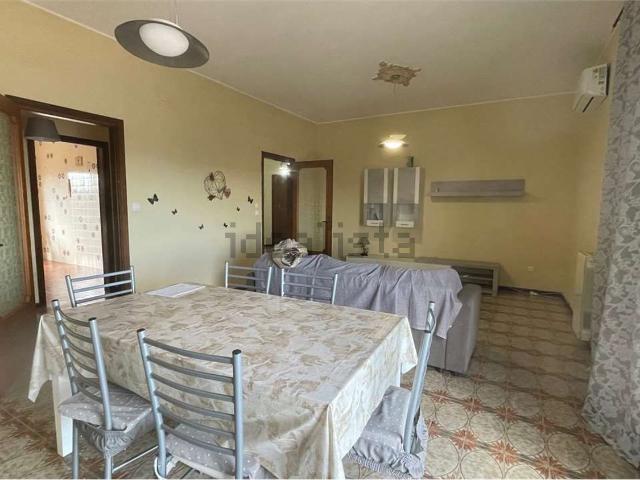 Appartamento in vendita di 170 m² in Viale Teracati, 158