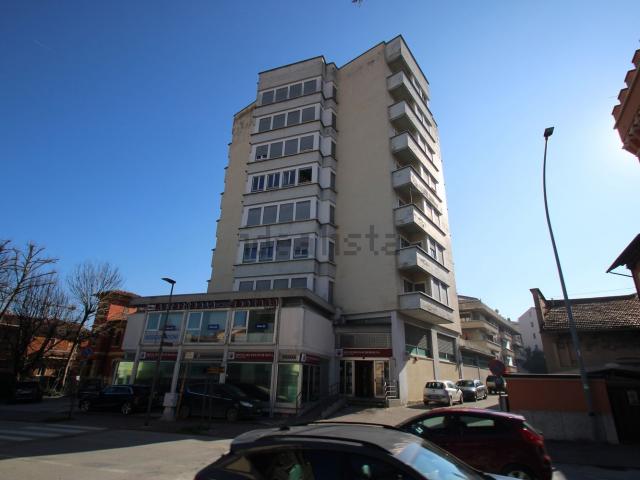 Appartamento in vendita di 170 m² in Viale Aurelio Zonghi, 21