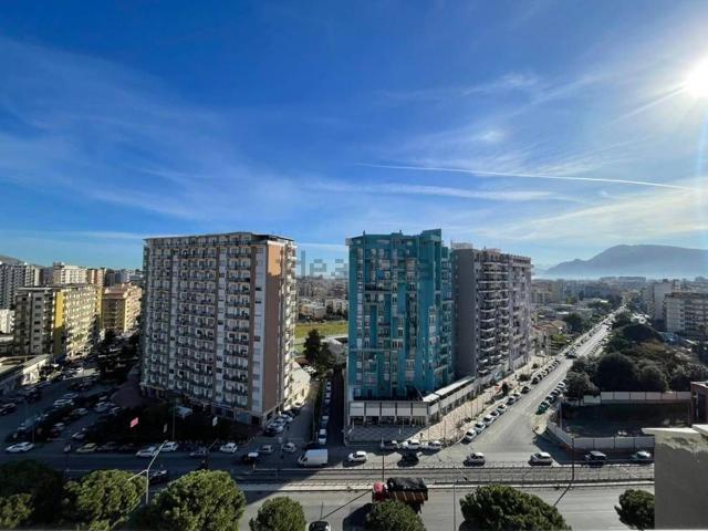 Appartamento in vendita di 170 m² in Viale della Regione Siciliana, 2464