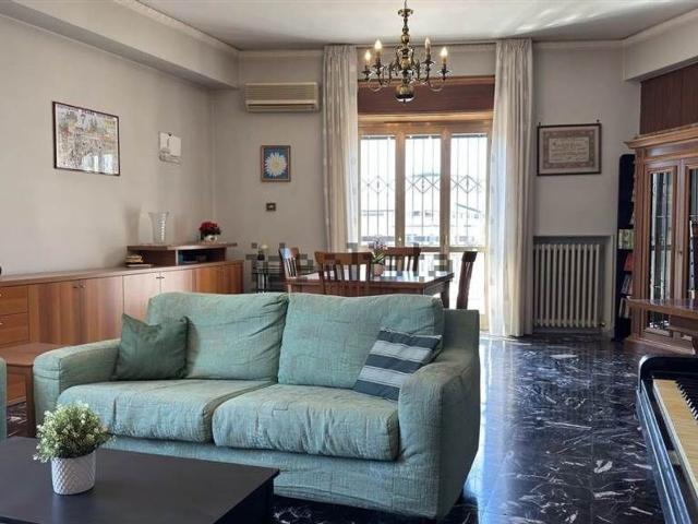 Appartamento in vendita di 170 m² in Viale della Repubblica, 373