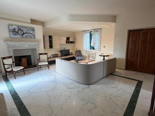 Appartamento in vendita di 170 m² in Viale Giuseppe Mazzini