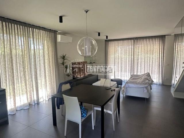 Appartamento in vendita di 170 m² in Viale Maurizio Bufalini