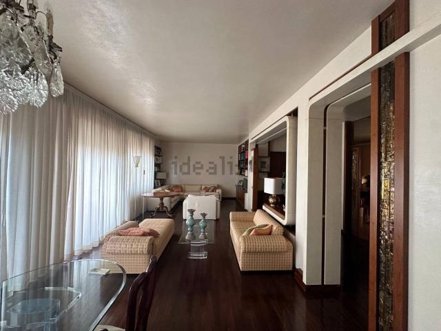 Appartamento in vendita di 170 m² in Viale Montegrappa