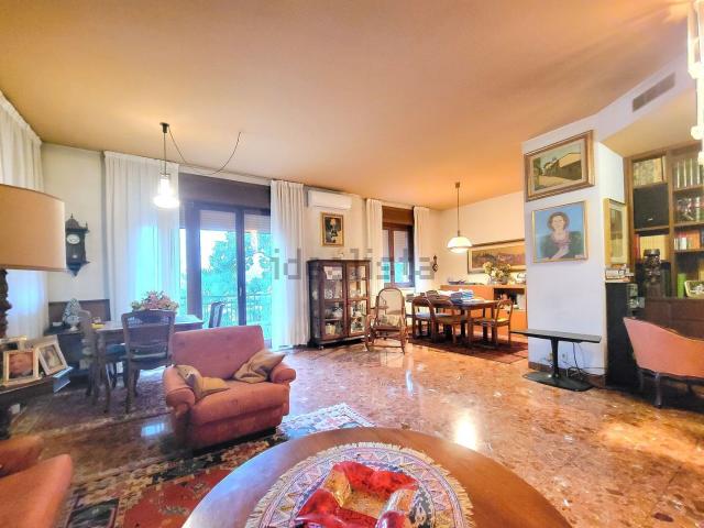 Appartamento in vendita di 170 m² in Viale Monfenera