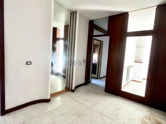 Appartamento in vendita di 170 m² in Viale Stazione, 4