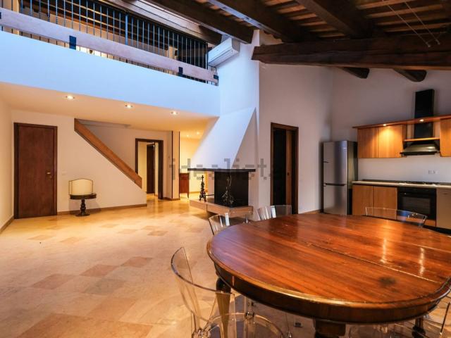 Appartamento in vendita di 170 m² in Contrada Porta Santa Lucia, 87