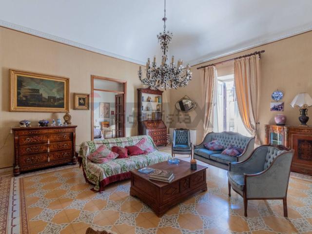 Appartamento in vendita di 170 m² in Corso VI Aprile, 165