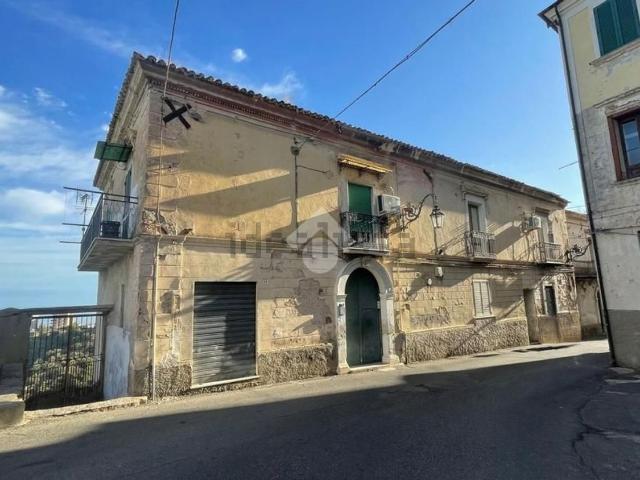 Appartamento in vendita di 170 m² in Corso Giuseppe Garibaldi, 22