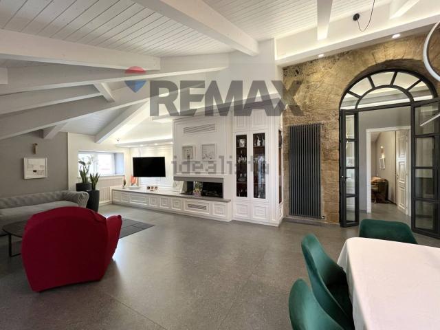 Appartamento in vendita di 170 m² in Corso Giuseppe Garibaldi, 67
