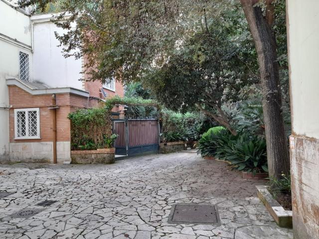 Appartamento in vendita di 170 m² in Piazza Capo di Posillipo