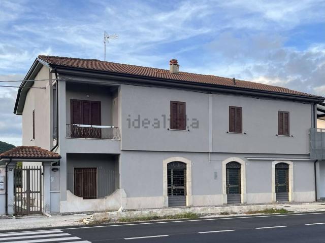 Appartamento in vendita di 170 m² in Strada Statale 17 Est