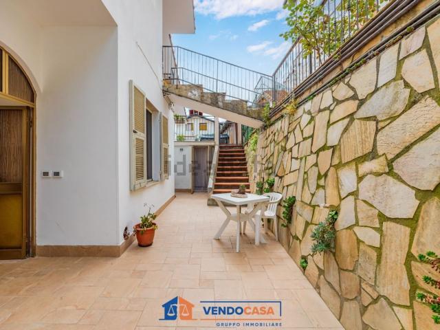 Appartamento in vendita di 110 m² in Strada Privata Villaggio Verde, 41