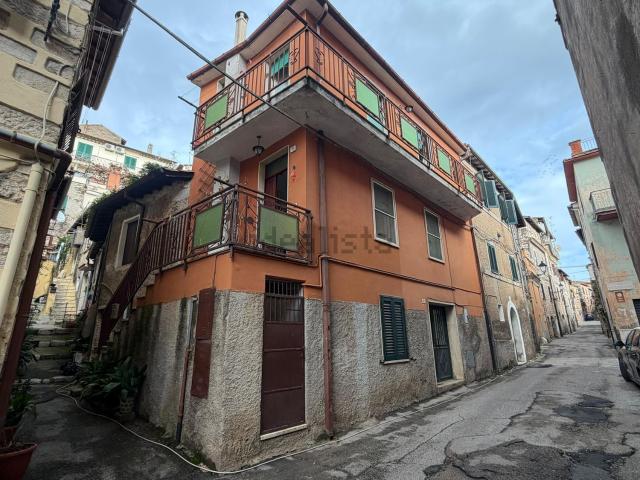 Appartamento in vendita di 171 m² in Via Corradini, 79