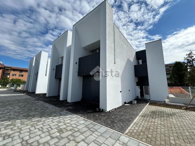Appartamento in vendita di 171 m² in Via Costante Rebucci
