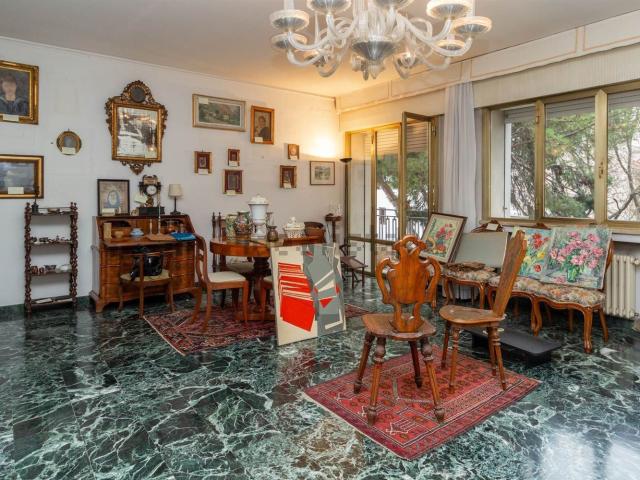 Appartamento in vendita di 171 m² in Via Cappuccina