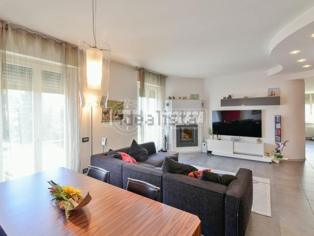 Appartamento in vendita di 171 m² in Via Alzate, 3