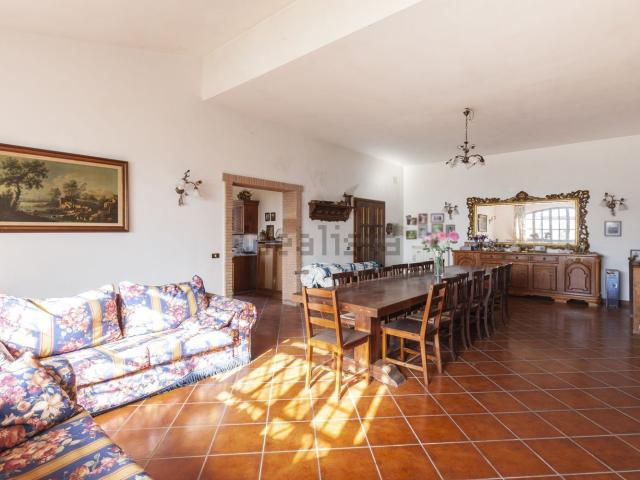 Appartamento in vendita di 171 m² in Via di Paglierini
