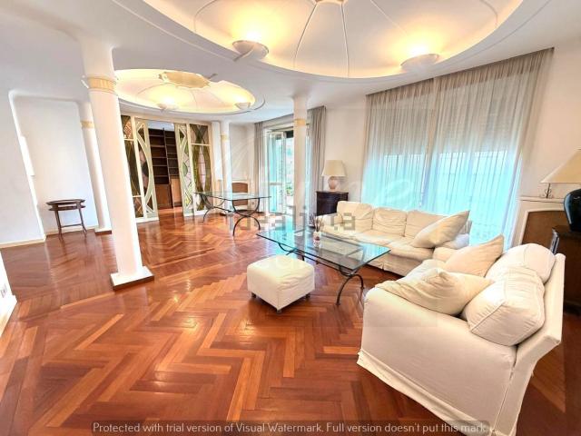 Appartamento in vendita di 171 m² in Via Ettore Ximenes, 21