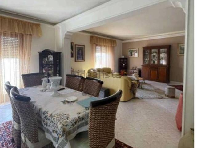 Appartamento in vendita di 171 m² in Via Etna
