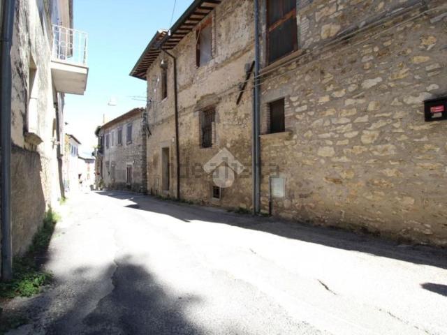 Appartamento in vendita di 171 m² in Via IV Novembre