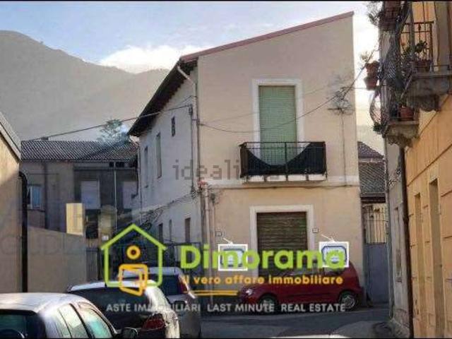 Appartamento in vendita di 171 m² in Via Oristano, 5