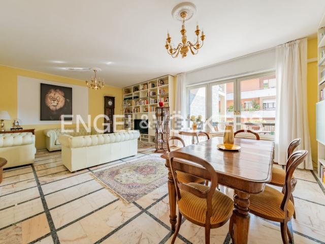 Appartamento in vendita di 171 m² in Via Moisè Loria, 75