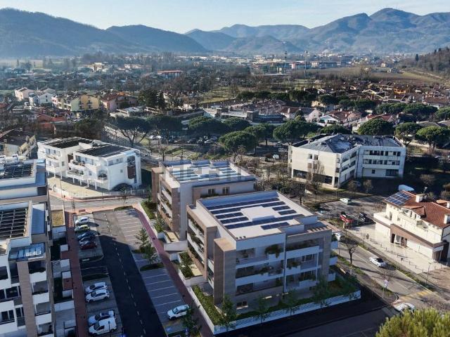 Appartamento in vendita di 171 m² in Via Montegrotto