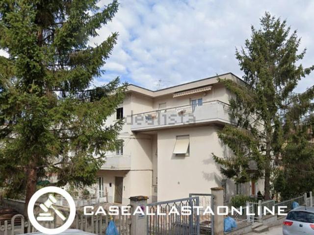 Appartamento in vendita di 171 m² in Via Marinangelo da Montolmo