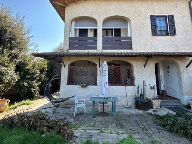 Appartamento in vendita di 171 m² in Via Scansanese, 289