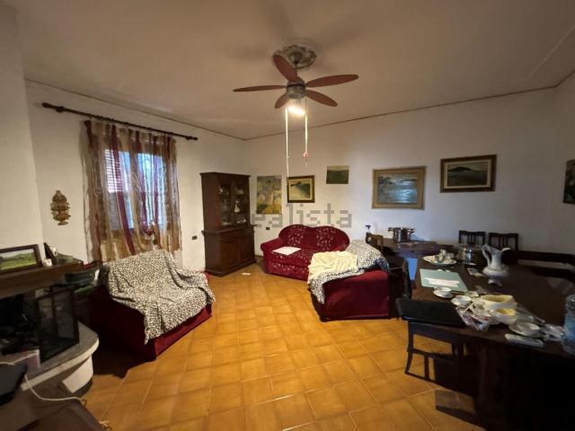 Appartamento in vendita di 171 m² in Via Scansanese, 289