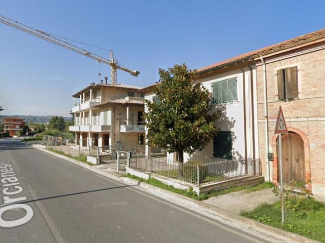 Appartamento in vendita di 171 m² in Via Ponte Metauro