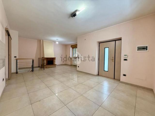 Appartamento in vendita di 171 m² in Via Rogadeo, 9