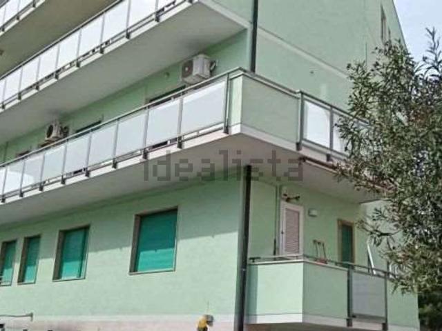 Appartamento in vendita di 171 m² in Via Rigopiano, 123