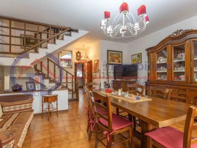 Appartamento in vendita di 171 m² in Viale Giovanni Cimabue