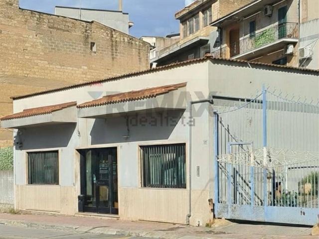 Appartamento in vendita di 1720 m² in Viale Mario Gori
