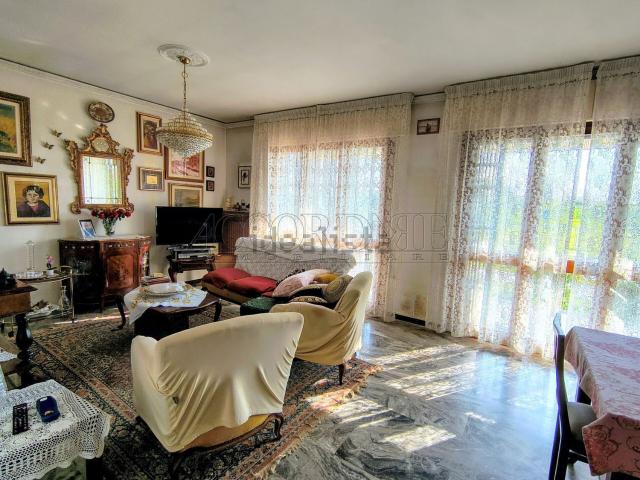 Appartamento in vendita di 172 m² in Via Altichieri da Zevio